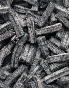 1,1 kg Ask med Salmiakkstänger