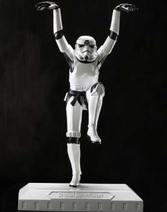 Licensierad Original Stormtrooper Kranspark Skulptur 20,5 cm
