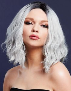 Cara Deluxe Wig - Kan Styles! - Kort Is-Sølvfarget Parykk