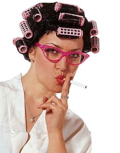 Desperate Housewife - Svart Lyxperuk med Rosa Hårrullar